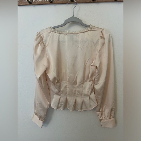 **SOLD** F21 Silky Blouse - Picture 4 of 4